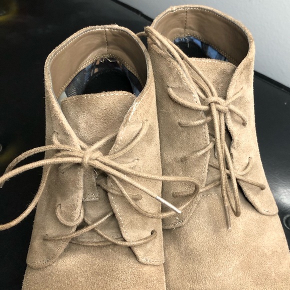 Blondo Tan Leather Chukka Waterproof Boot - Picture 10 of 14